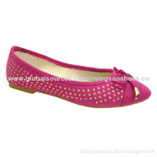 Women's Flat Casual Shoes, Pointed Toe Style, Metal Rivets, Popular Style with Comfortable Fitting